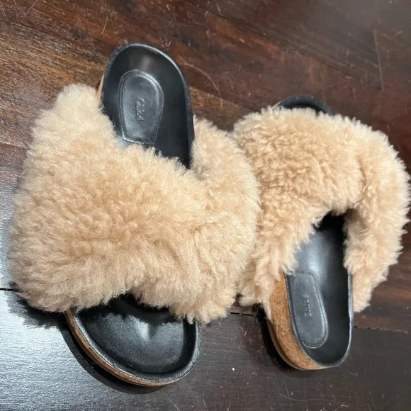 Chloè Kerenn shearling flat sandals - Picture 8 of 13